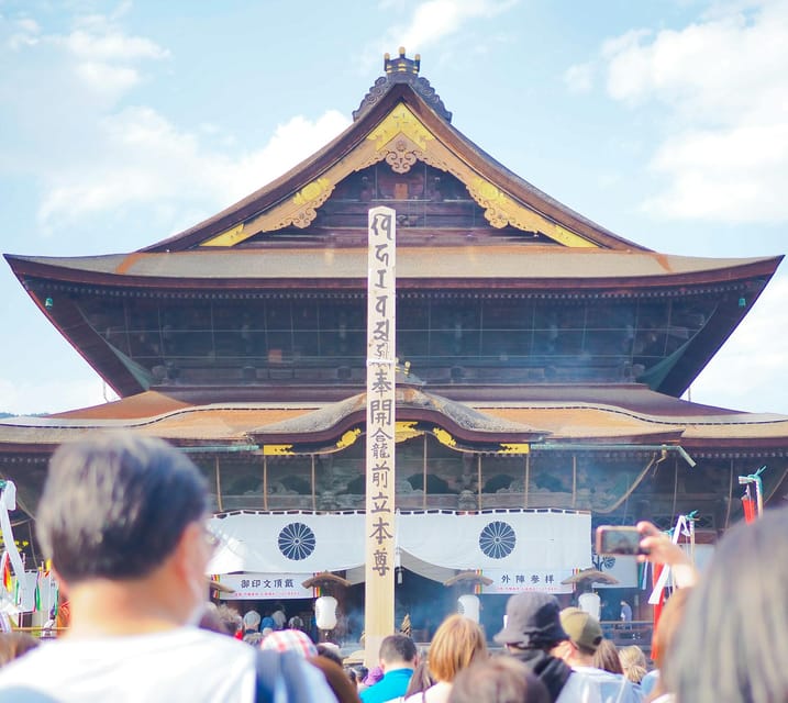 Tokyo: Nagano, Snow Monkeys and Zenko-ji Temple Private Tour