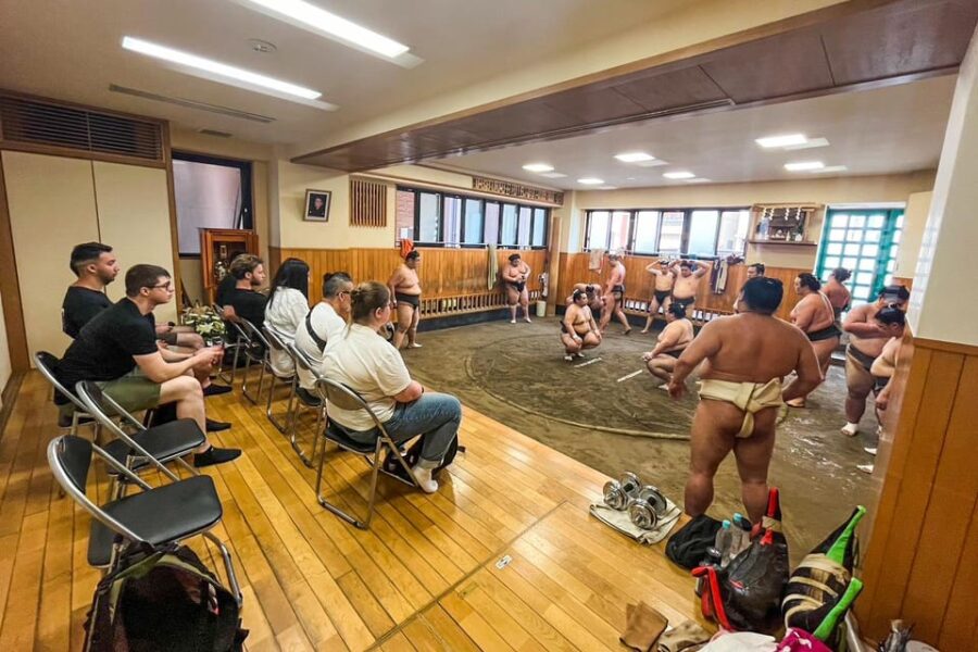 Tokyo: Sumo Practice Tour With Ring-Side Seat and Photoshoot