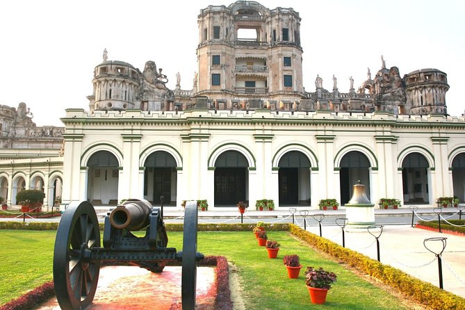 Touristic Highlights of Lucknow (Guided Fullday Sightseeing Tour by Car)