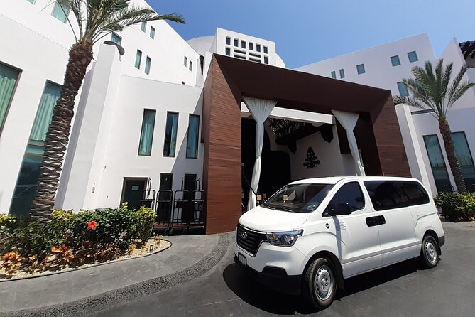 Van Private R/T From Airport to Your Hotel in Los Cabos
