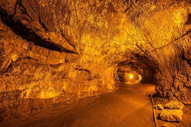 Volcano Vortex Hike - Exploring Lava Tubes