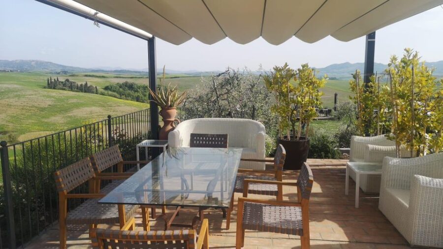 Volterra: Private Picnic in the Tuscan Countryside