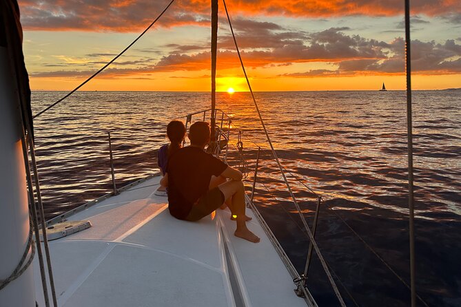 Waikiki Private Day Tour and Sunset Sail for Couples