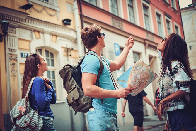 Wine and Food Tasting Tour in Gdansk Old Town