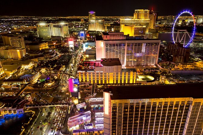 Winter Wonders of Vegas: A Festive Stroll - Embrace the Holiday Splendor