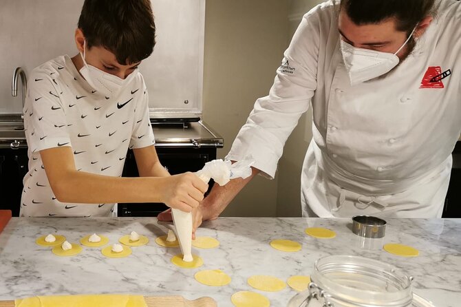 2-Hour Cooking Course of Delicious Desserts for Families in Milan - Course Overview and Location