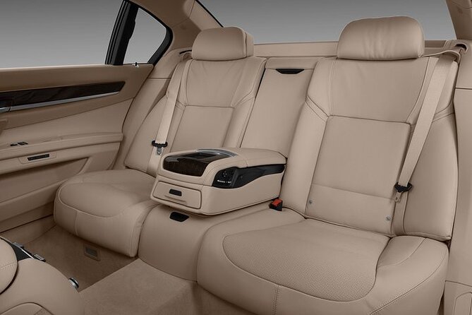 Arrival Transfer From Laguardia Airport LGA to Manhattan by Car - Pickup and Drop-off Details