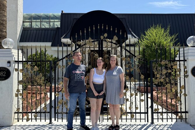 Private Celebrity Homes Tour in Las Vegas Review - Transportation and Accessibility Features