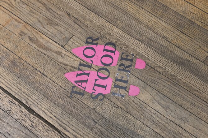 Private Taylor Swift Hotspots Walking Tour - Inclusions