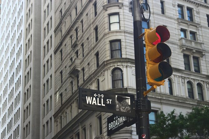 Visit The 9/11 Museum and Manhattan Walking Tour - Discovering the Financial District