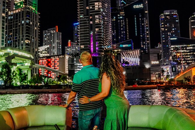 Champagne City Lights Boat Tour With Photoshoot - Capturing Memorable Moments With a Photoshoot
