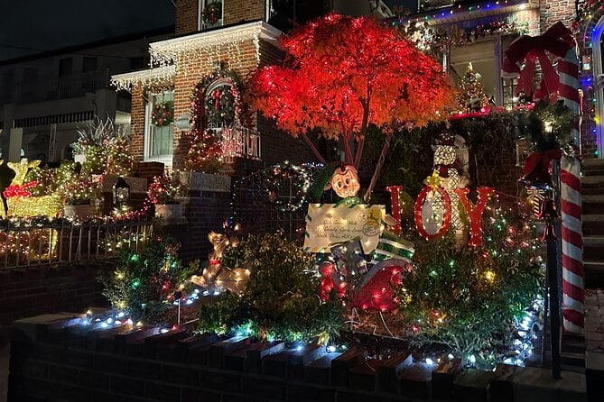 Dyker Heights Christmas Holiday Lights Private Guided Tour - Tour Inclusions and Experience