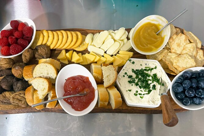 Honey Flight & Bites: The Best Honey Tasting in Hawaii - Accessibility and Amenities