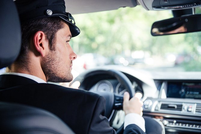 Private Airport Transfer From SFO to Carmel-By-The-Sea. - Vehicle Options and Capacity