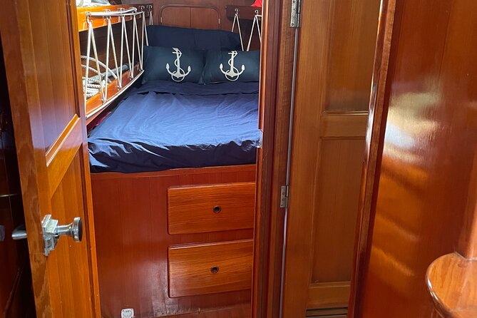 Private Luxury Sailboat Charters of Honolulu - Accessibility and Participation