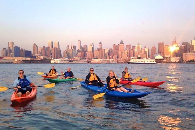 Skyline Kayaking in Manhattan - Iconic Landmarks and Architectural Wonders