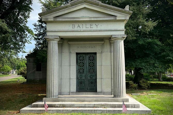 Woodlawn Cemetery Audio Tour Review - Navigation and Accessibility of the Tour
