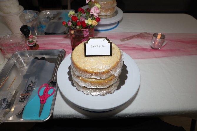 Cake Decorating in Houston - Hands-on Cake Decorating Experience