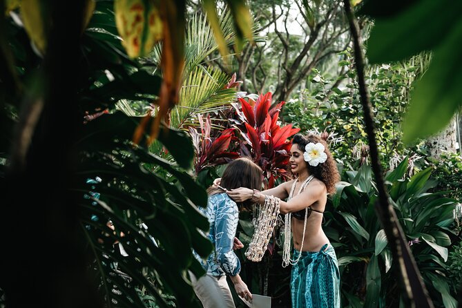 Polynesian Show and Dining Experience Review - Reviewing Customer Feedback and Host Responses