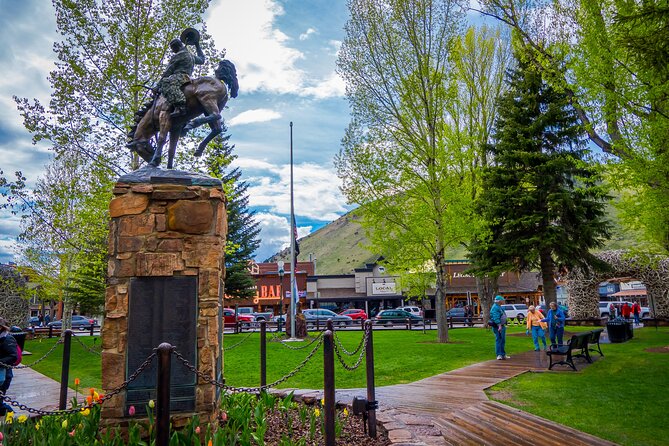 Grand Teton, Yellowstone, and Glacier National Parks 8-Day Tour - Pricing and Availability