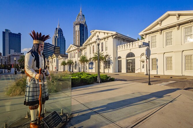 Mobile Downtown Smartphone Guided Audio Walking Tour - Discovering Architectural Gems
