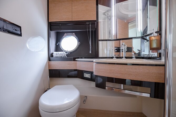 70 Azimut Flybridge Yacht Charter - Perfect Occasions for a Yacht Charter