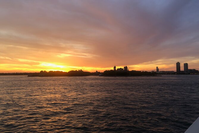 Miami: 75 Minute Sunset Boat Tour and Sightseeing - Highlights of the Sunset Boat Cruise