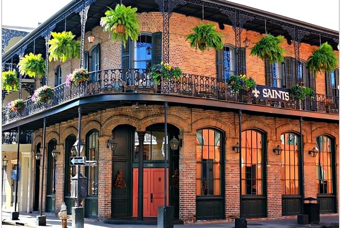 New Orleans French Quarter Private Walking Tour With a Guide - Exceptional Guide and Glowing Reviews