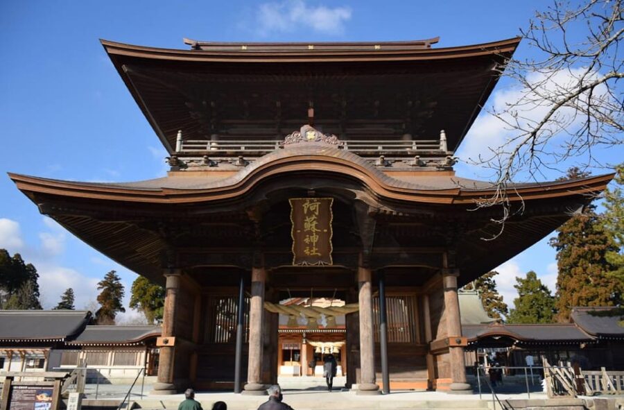 Kyushu: Aso Volcano, Aso Shrine, Kurokawa Onsen 1-Day Tour - Key Points