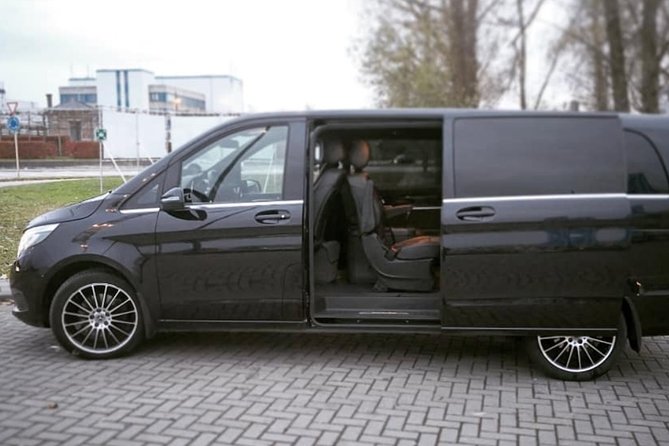 Namur  Disneyland Paris Shuttle Transfer (1 to 8 PEOPLE)