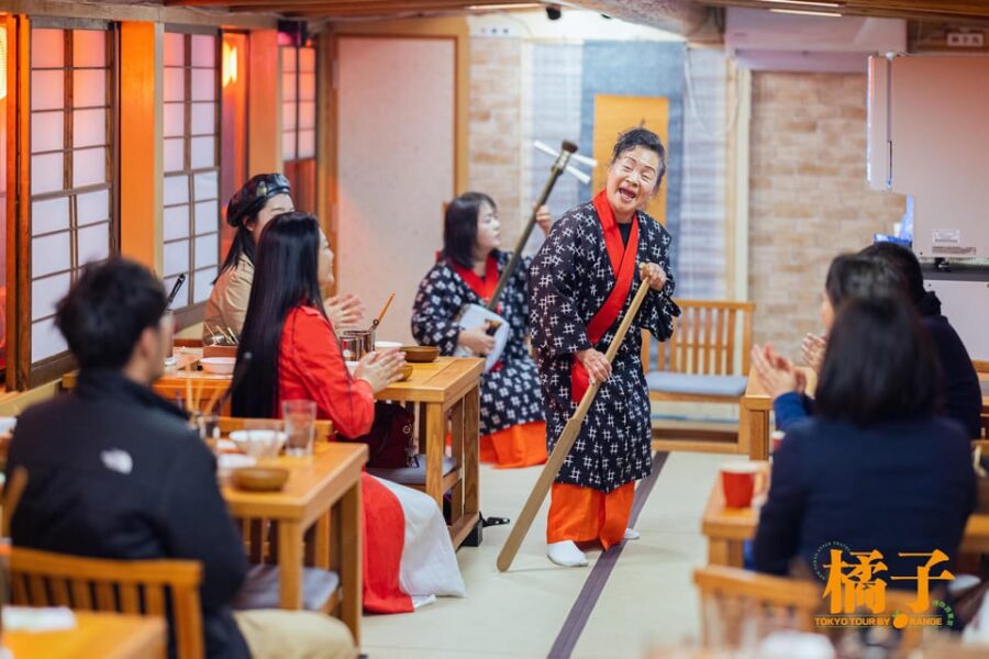 Tokyo: Dinner Cruise & Show Cherry Blossom Season Exclusive