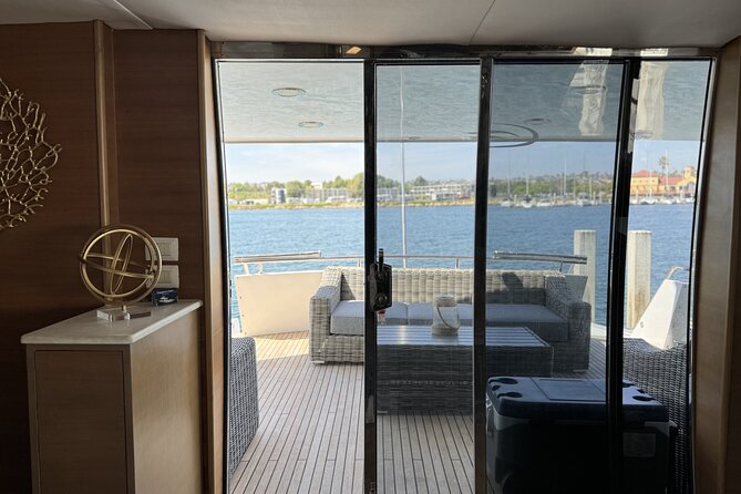 100 Ft Maiora Super Yacht San Diego - Overview of the 100 Ft Maiora Super Yacht