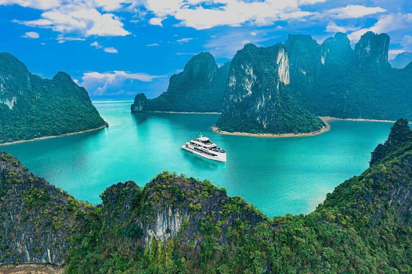 1Day 5 Stars Cruise:Swimming,Hiking & Kayaking, - Cruise Overview