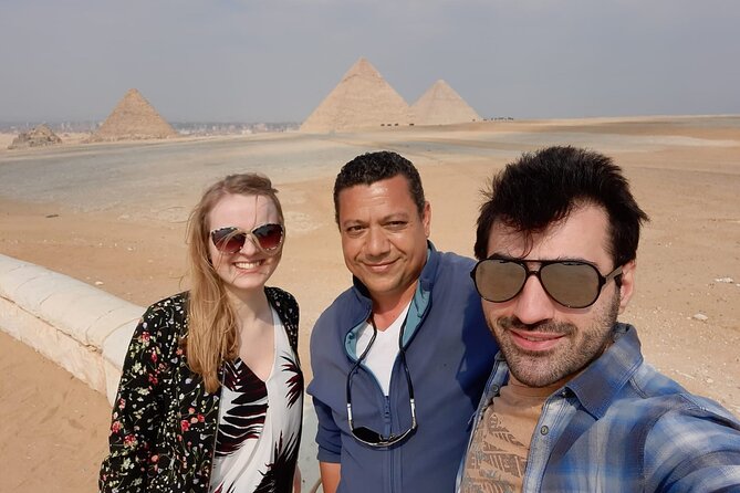 3 Days : Giza Pyramids , Egyptian Museum + Overnight CAMPING in the White Desert - Exploring the Giza Pyramids