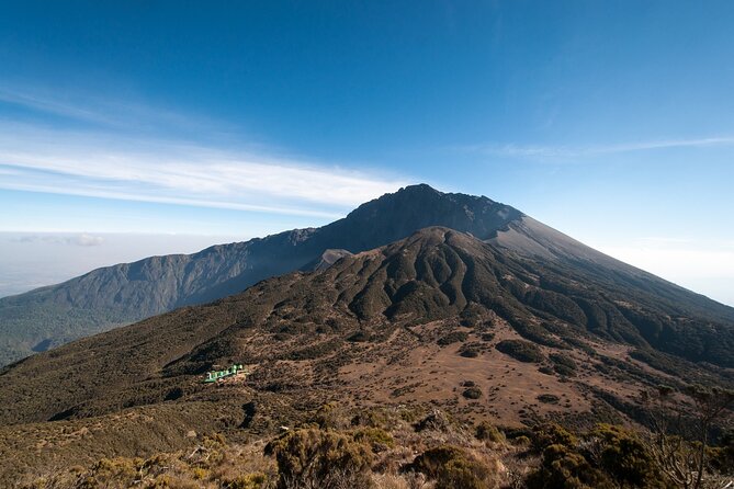 4 Day: Hiking Mount Meru