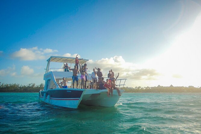 4-Hour Boat Party From Uvero Alto - Inclusions