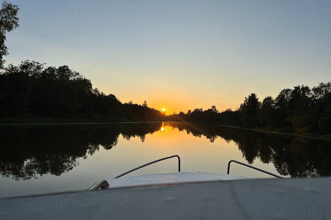 4-Hour Private Guided Luxury Boat Tour in Tartu