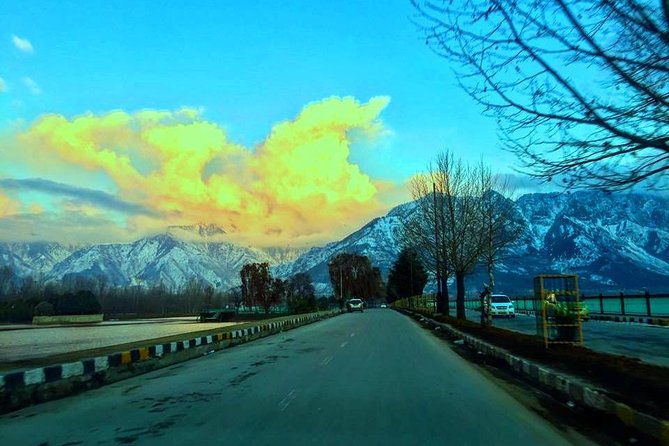 5-Days Kashmir Tour Includes Accommodation and Private Transportation