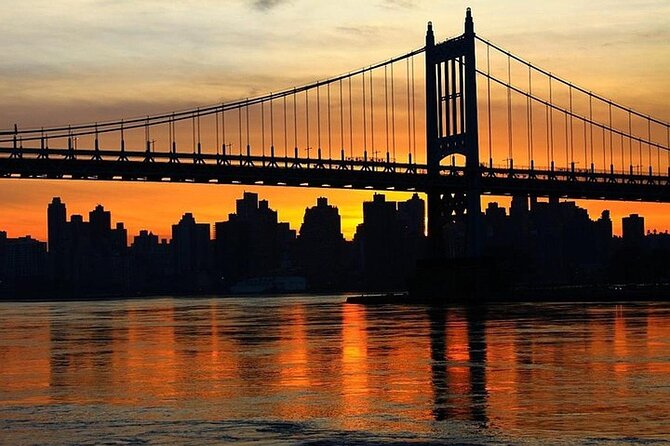 60-Minute Sunset Skyline Cruise Around Statue of Liberty - Experience the Beauty of Dusk in New York City