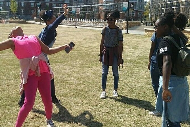 Adventurous Scavenger Hunt in Newark by Zombie Scavengers