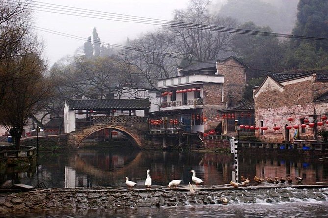 All Inclusive Private Day Trip to Liujiaqiao Village and Yinshui Cave From Wuhan