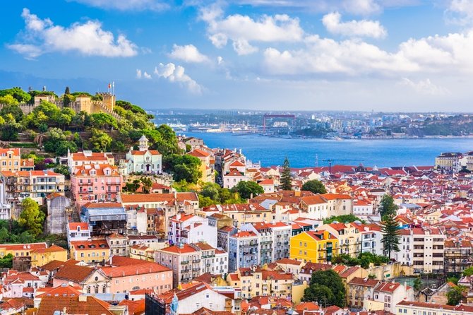 Arrival Transfer: Lisbon Airport LIS to Lisbon in Luxury Van - Airport Pickup Details