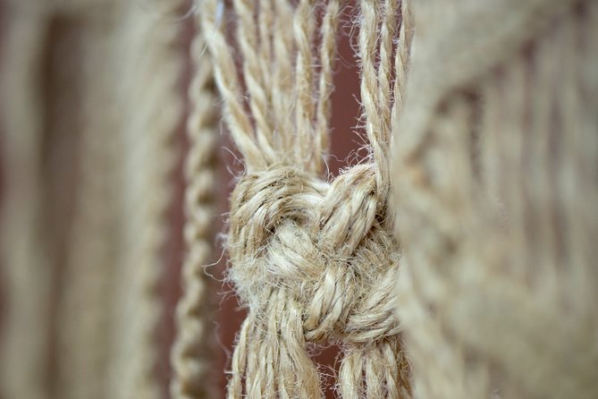 Authentic Macramé Workshop With a Local Artisan Near Macerata