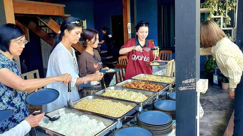 Ayutthaya: Sabieng Riverside Restaurant – Travellers Lunch