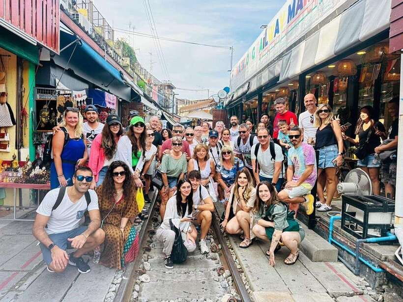 Bangkok: Damnoen Saduak and Mae Klong Train Markets