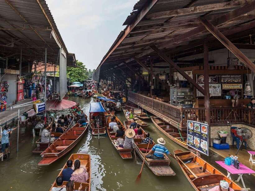 Bangkok: Railway and Floating Market Tour With Dragon Temple