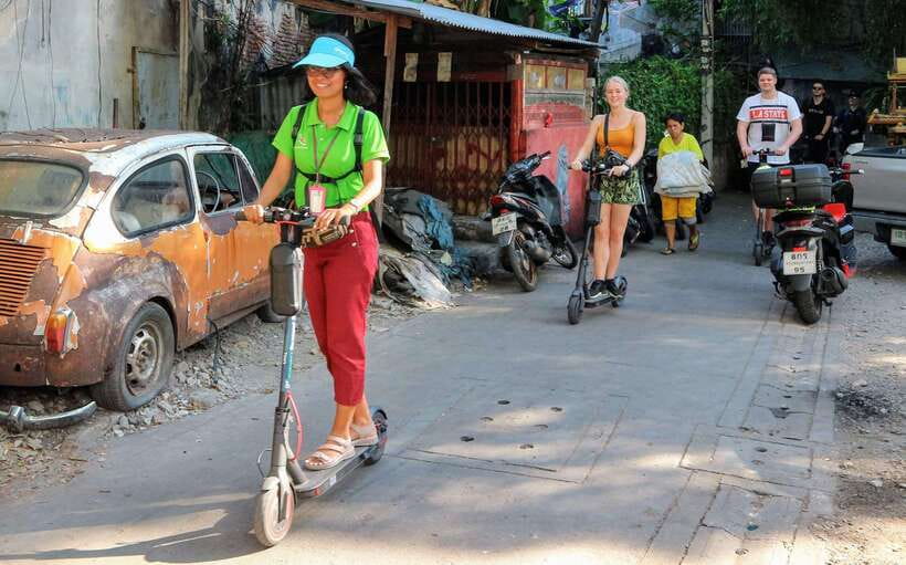 Bangkok: Riverside E-Scooter Adventure With Streetfood Snack