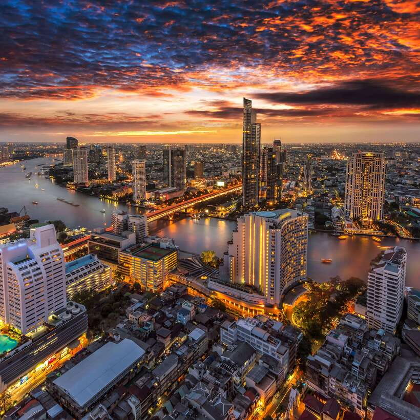 Bangkok: Tuk-Tuk Ride, Wat Arun, and Flower Market Tour
