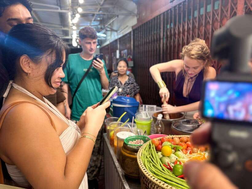 Bangkok Walking Tour : Mouthwatering Journey Food Tour