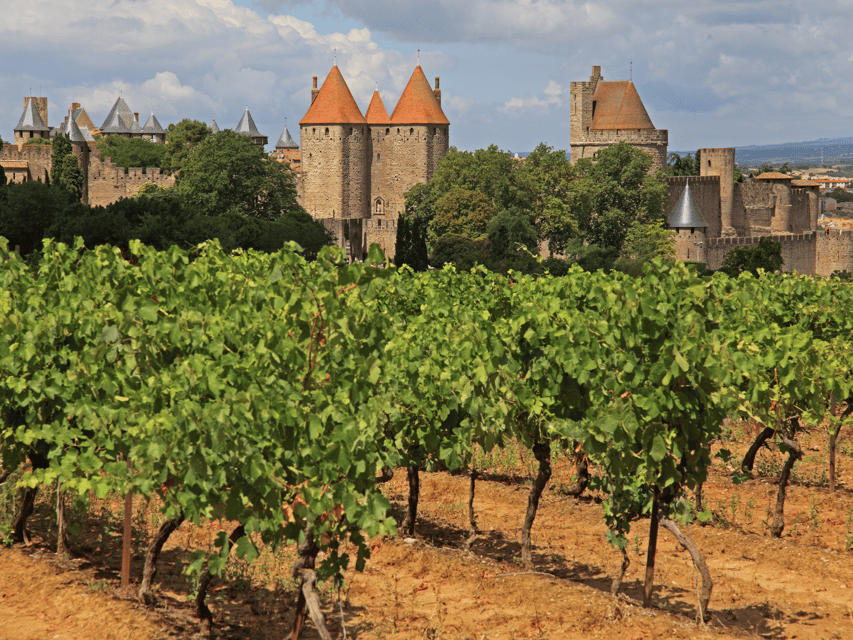 Barcelona: Carcassonne & Girona Tour